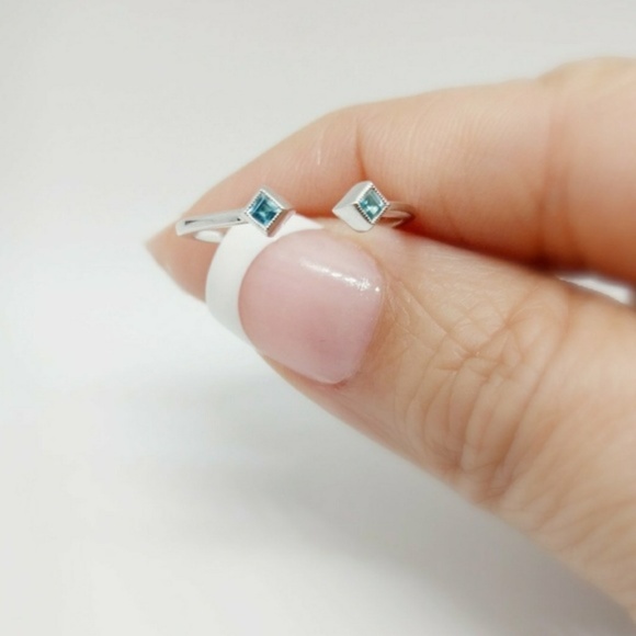 Sterling Silver Blue Topaz Open Ring Size 7 - Picture 3 of 5